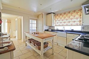 Kitchen- click for photo gallery